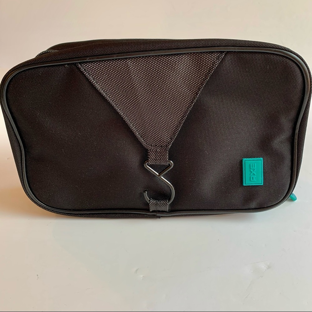 NWOT Axe Toiletries‎ Bag